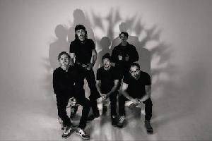 SQUEAKY FEET - DIE PARFORCE-REITER DES PROG